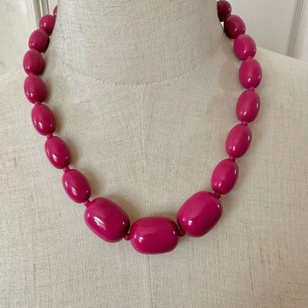 Chunky pink beaded necklace